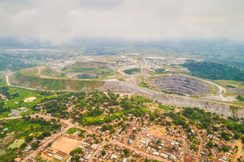 Key Visual for the Podcast „Voices of Change – Beneficiary Story Book“ © GIZ